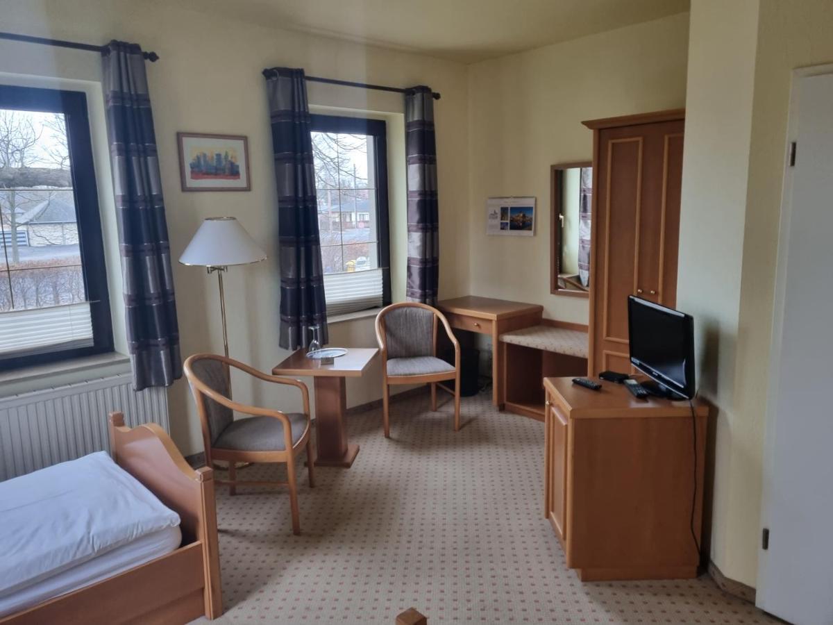 Altes Teichhaus - Pension Ottendorf-Okrilla Экстерьер фото