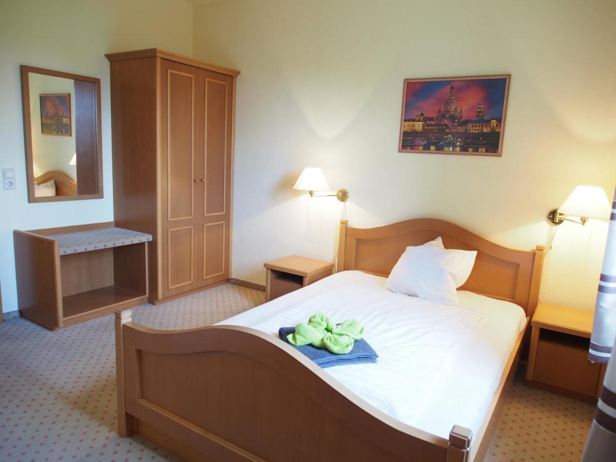 Altes Teichhaus - Pension Ottendorf-Okrilla Экстерьер фото